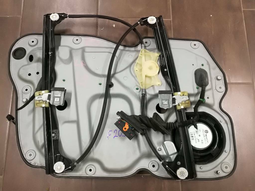 Stahovanie okna dveri VW TOURAN CADDY 1T0837756