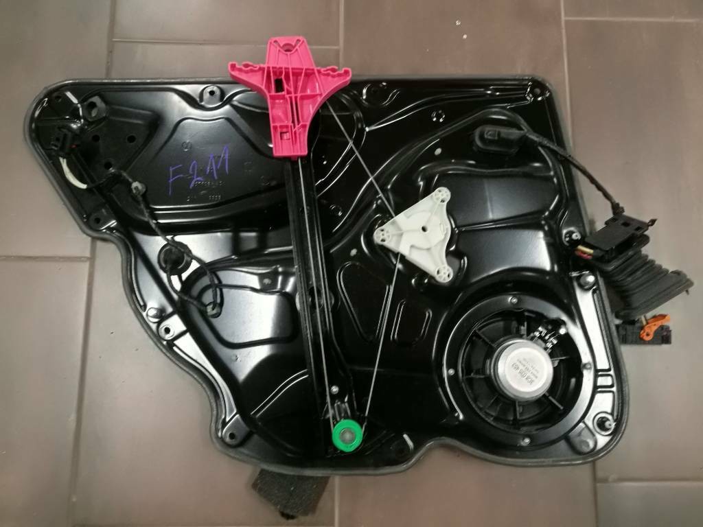 Stahovanie okna dveri VW PASSAT B7 3A 3AA839758