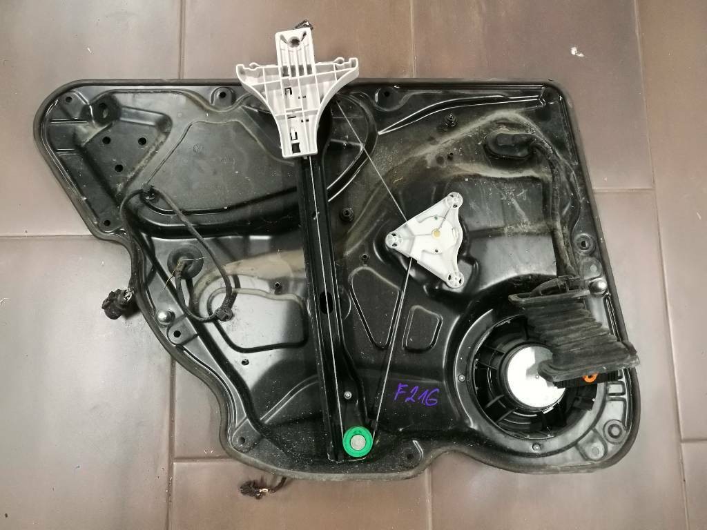 Stahovanie okna dveri VW PASSAT B6 3C 3C4839756H