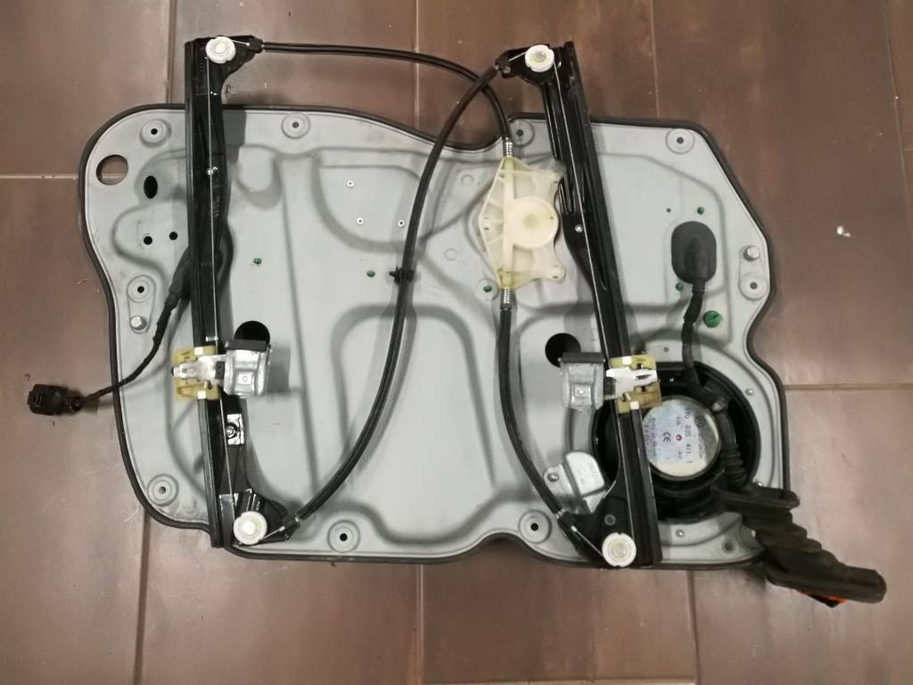 Stahovanie okna dveri VW TOURAN 1T 1T1837730AN
