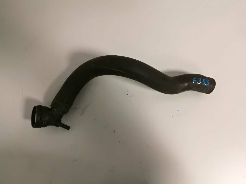 Vodna hadica VW AUDI SEAT SKODA 1K0121049CB