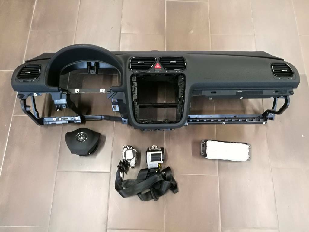 Doska palubovka airbagy pasy air VW SCIROCCO eos