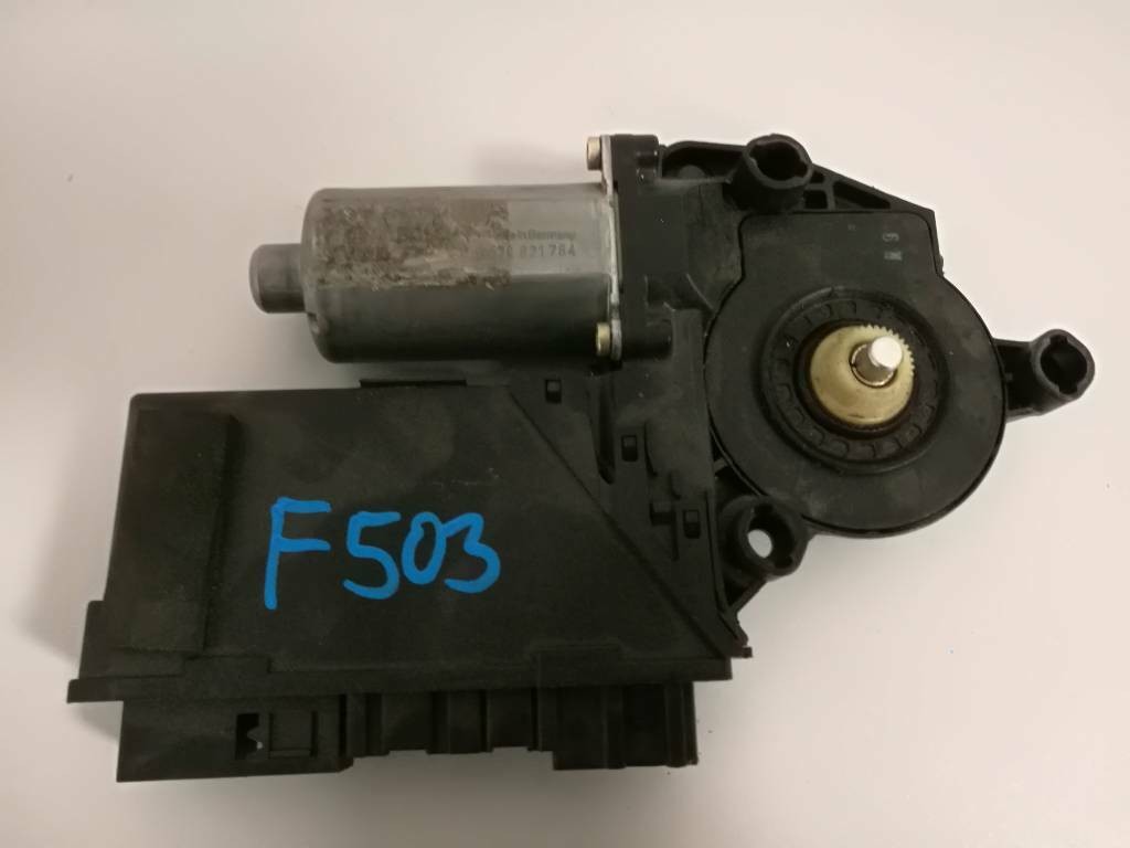 Motorcek stahovacky AUDI A8 D3 4E 4E0959801A