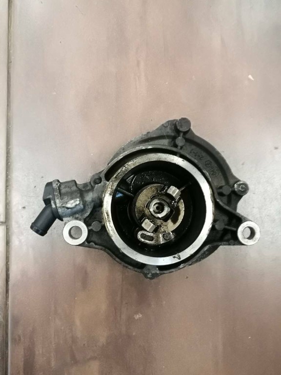 Vakuova pumpa BMW 3 E46 3AA837462