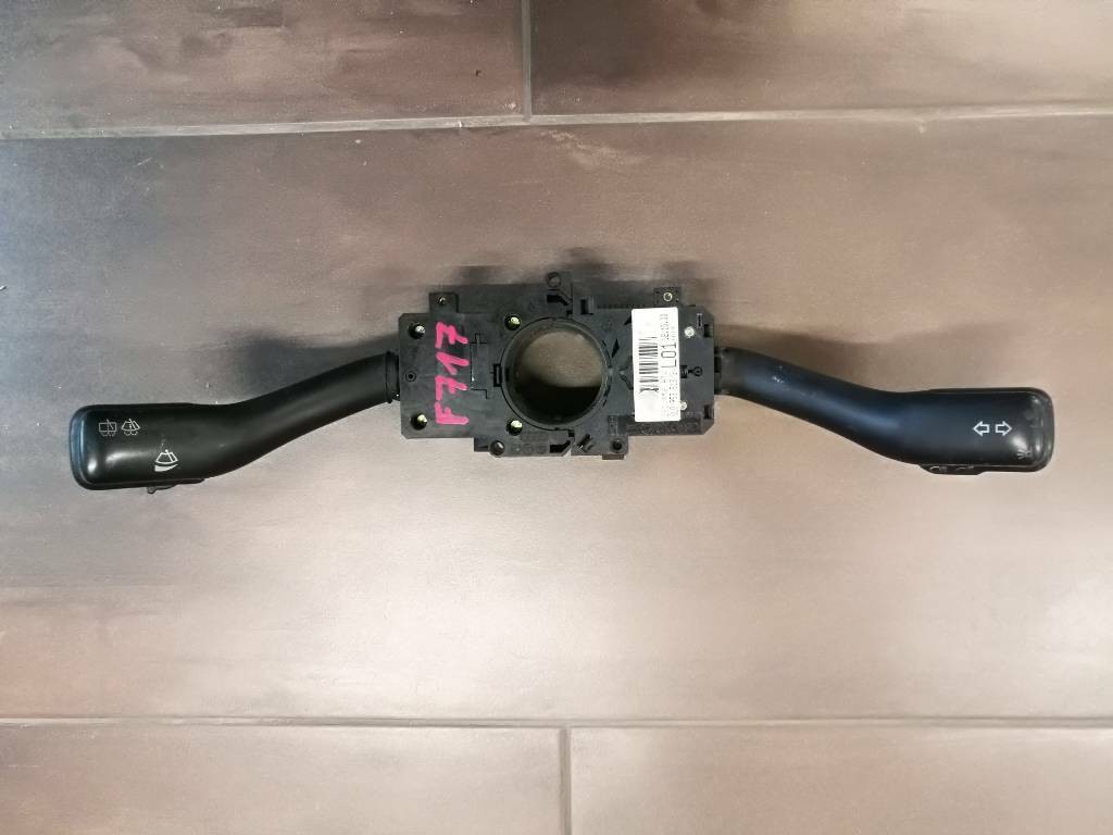 Packy pod volant VW SKODA SEAT AUDI 8L0953513G