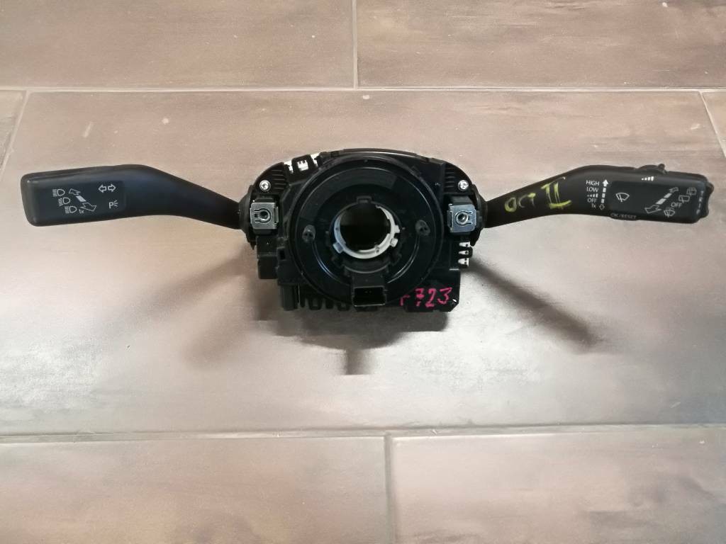 Packy pod volant SKODA OCTAVIA II 2 1Z
