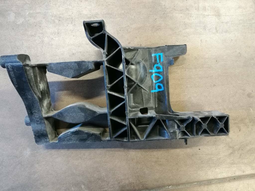 Držiak svetla pravý Audi A7 4G8 Lift 4G8805608A