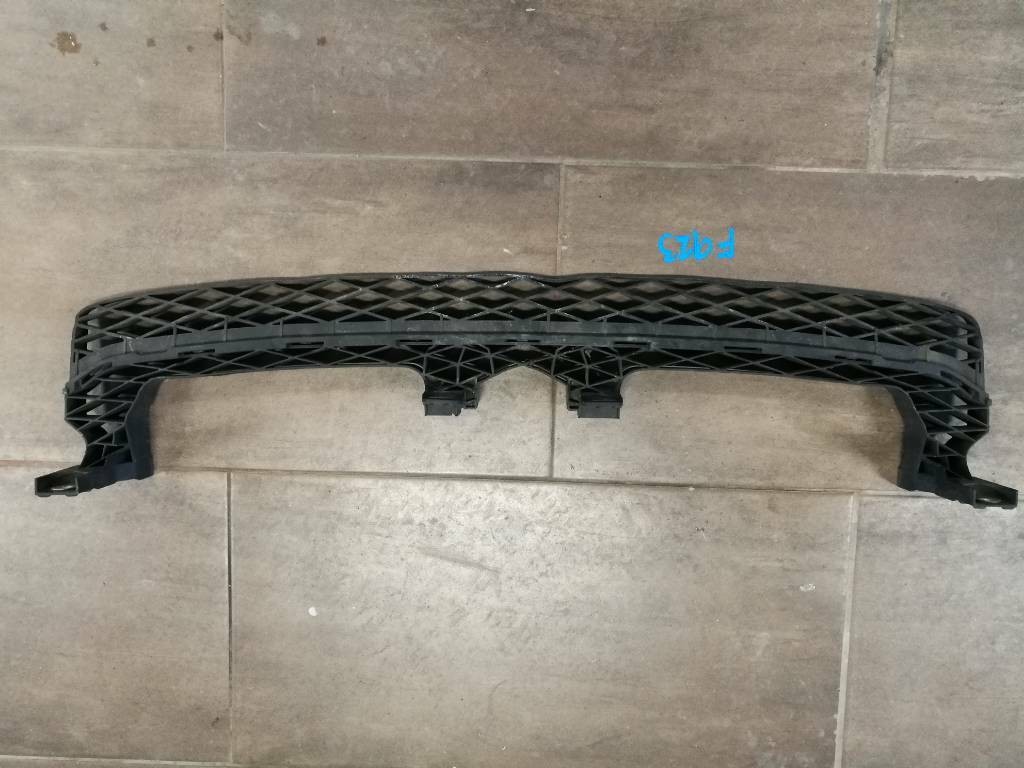 výstuha nárazníka VW Passat B7 3AA807571
