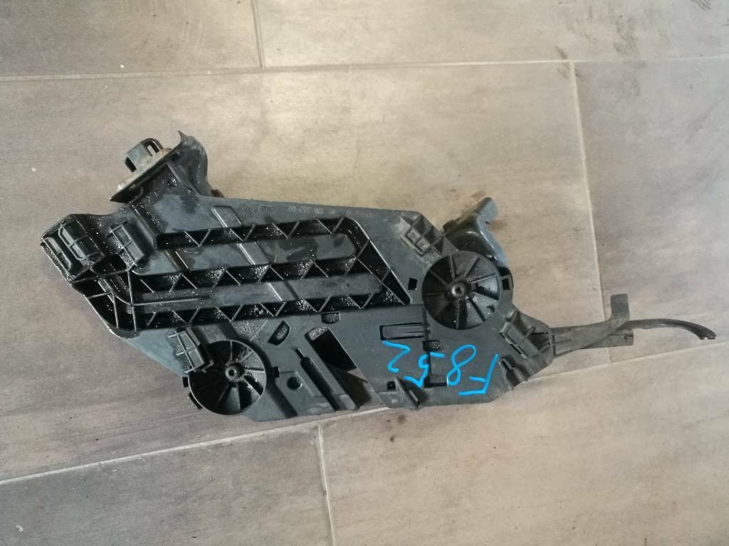 Držiak svetla lišta Octavia II 2 1Z0 pravý