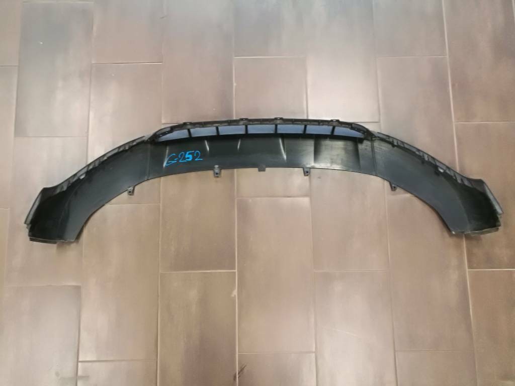 Predný spojler nárazník AUDI Q3 8U 8U0807061