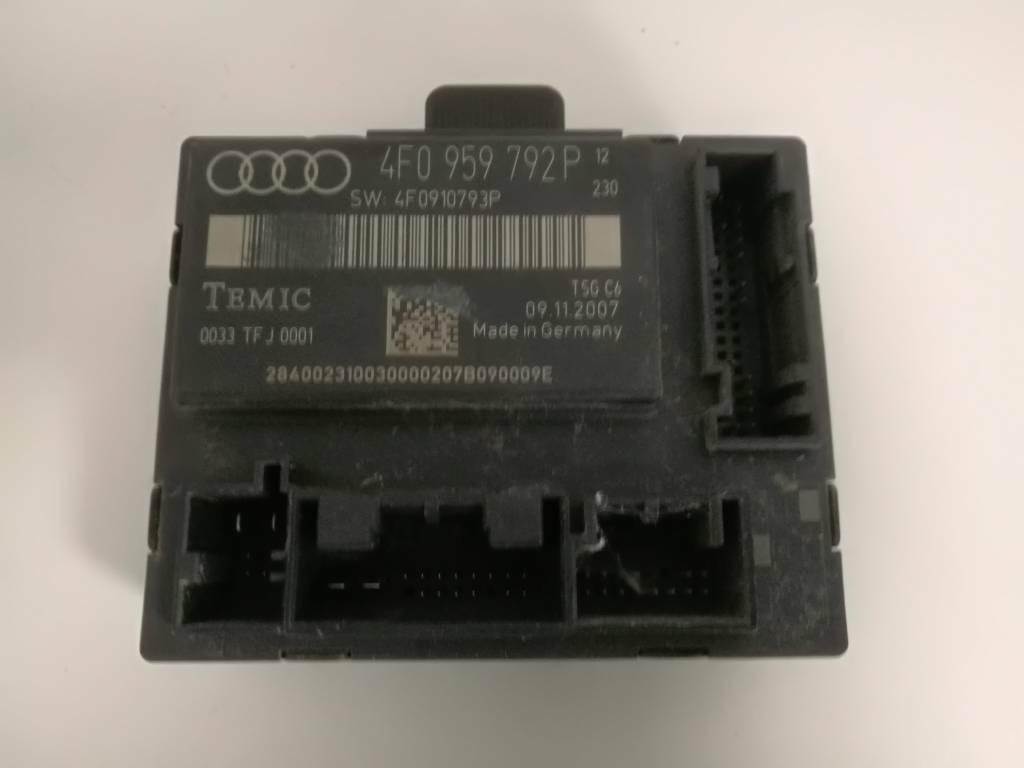 Riadiaca jednotka predný pravý modul dverí AUDI A6