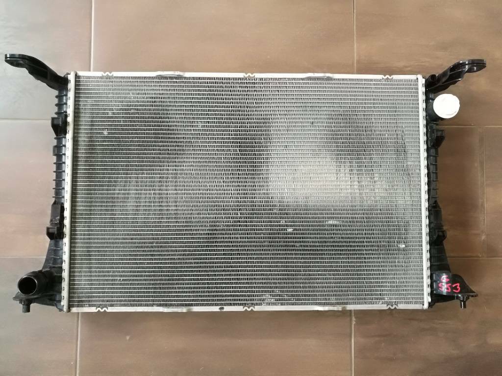 Chladič vody AUDI A6 RS6 A7 RS7 12-18 4.0 TFSI