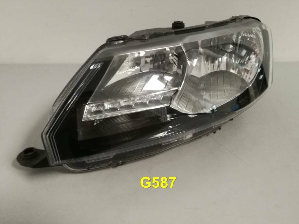 Predné ľavé svetlo SKODA RAPID 5J SM 5JB941015B