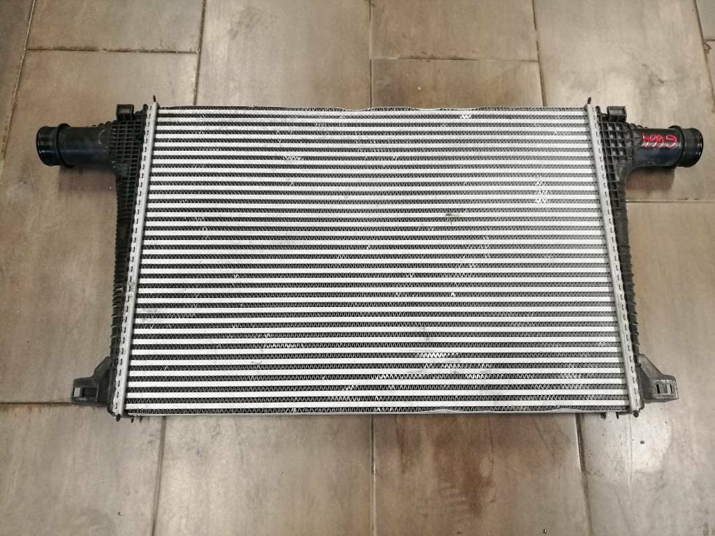 Chladič Intercooler AUDI Q7 4M 2015> 4M0145805M