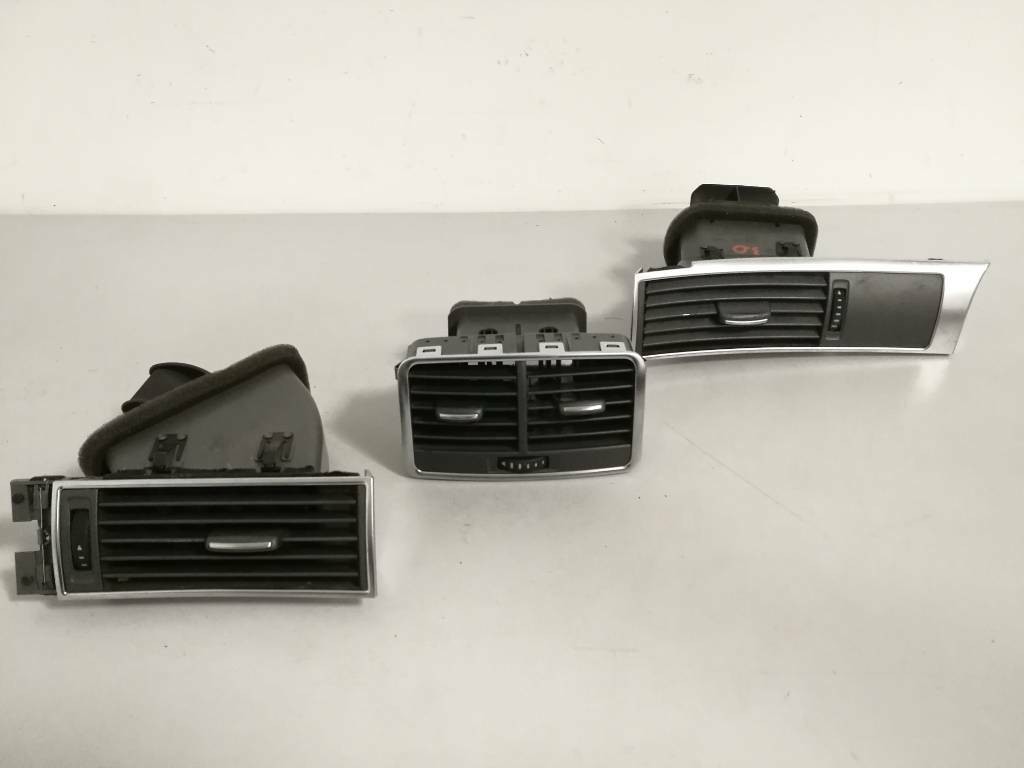 Mriežka kúrenia vetrania AUDI A6 C6 4F