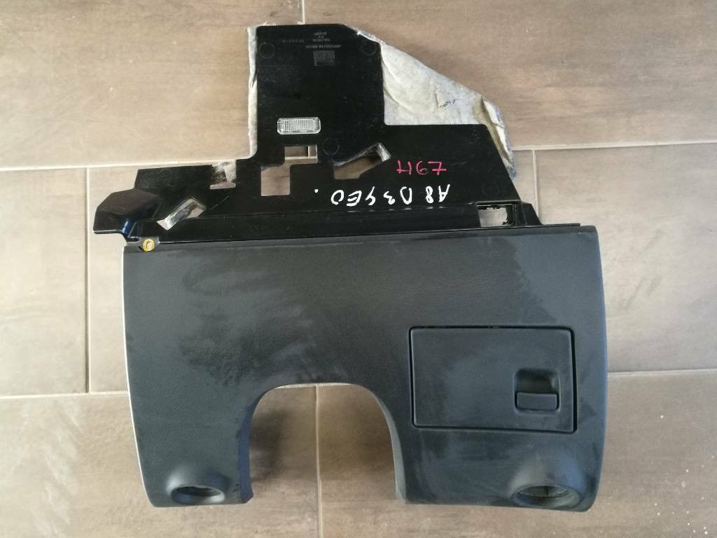 Kryt plast lišta skrinka AUDI A8 D3 4E