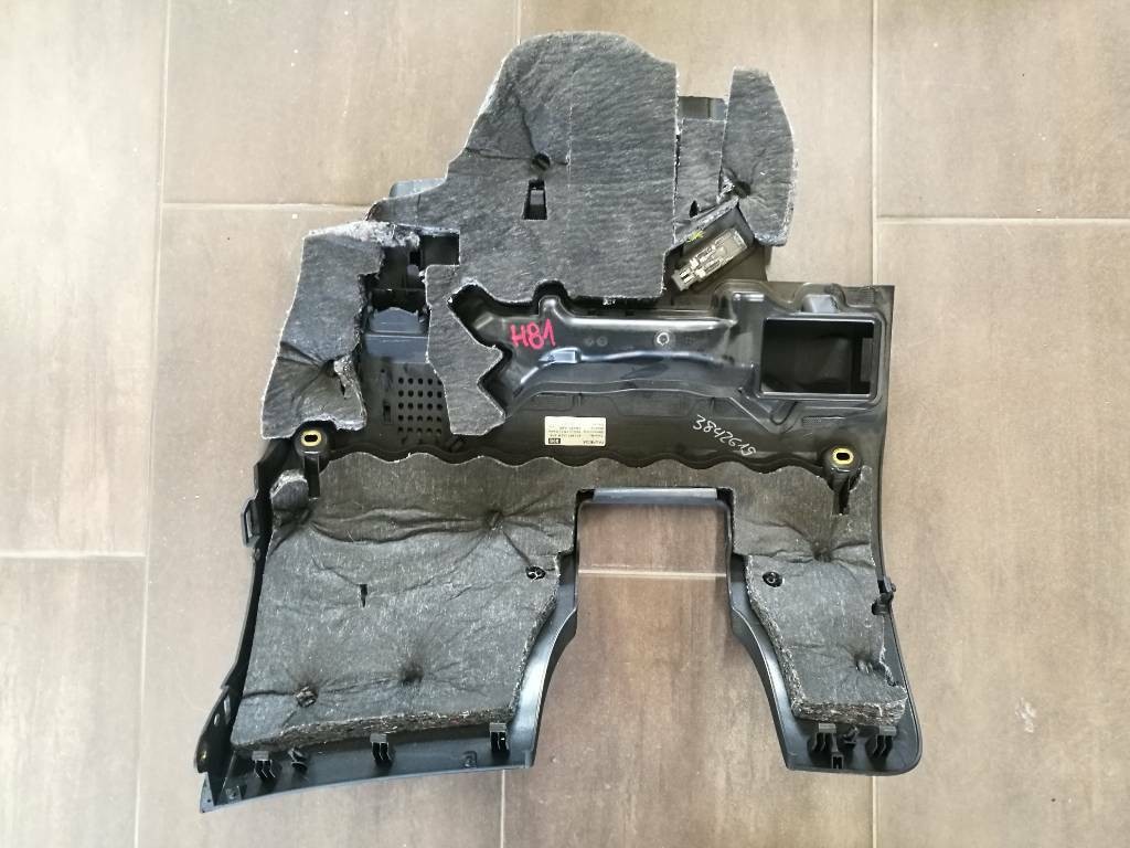 Kryt plast lišta skrinka AUDI A6 C6 4F