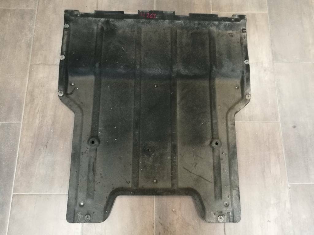 Kryt motora AUDI Q3 8U 2011 - 2018