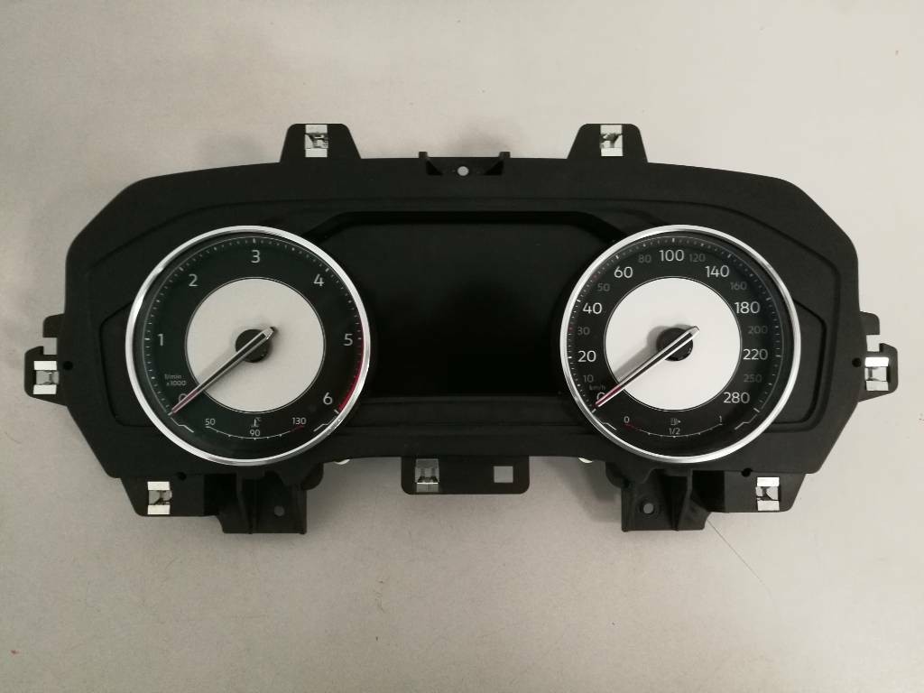 Tachometer budíky odometer VW TOUAREG III 3 760