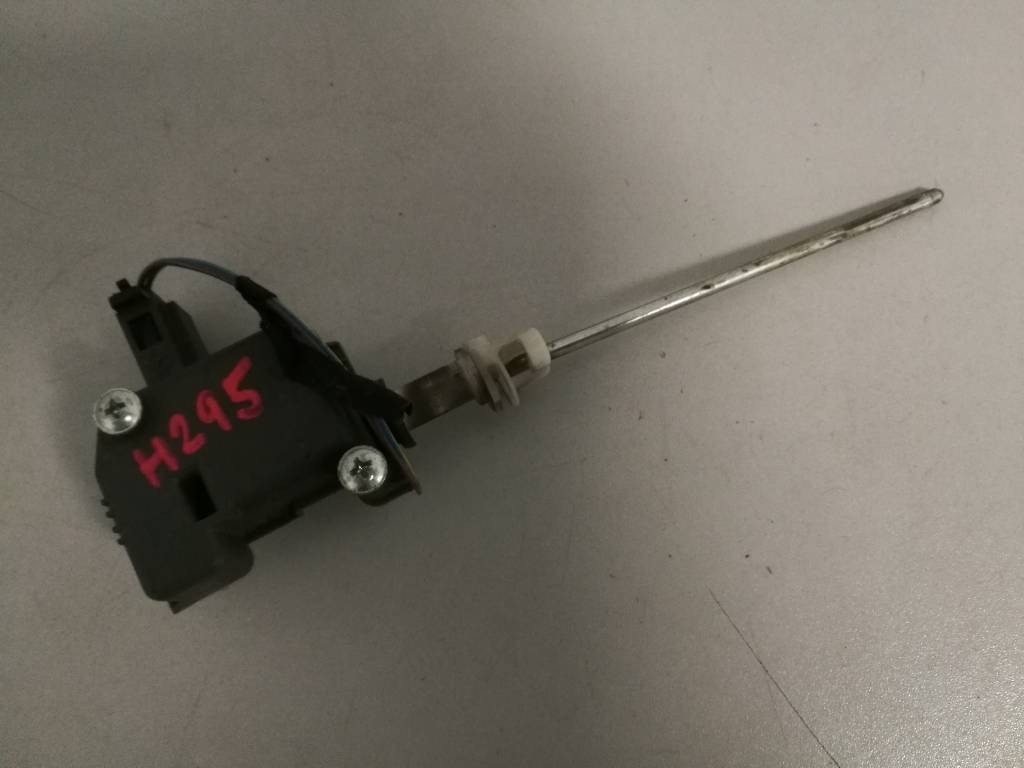 Zámok motorček otváranie nádrže pohon OCTAVIA II 2