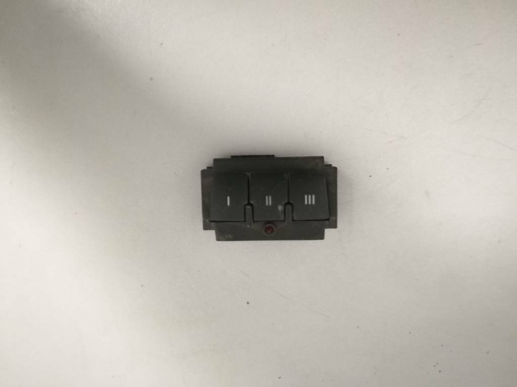 Spínač vypínač tlačidlo ovládač AUDI A6  C6 4F
