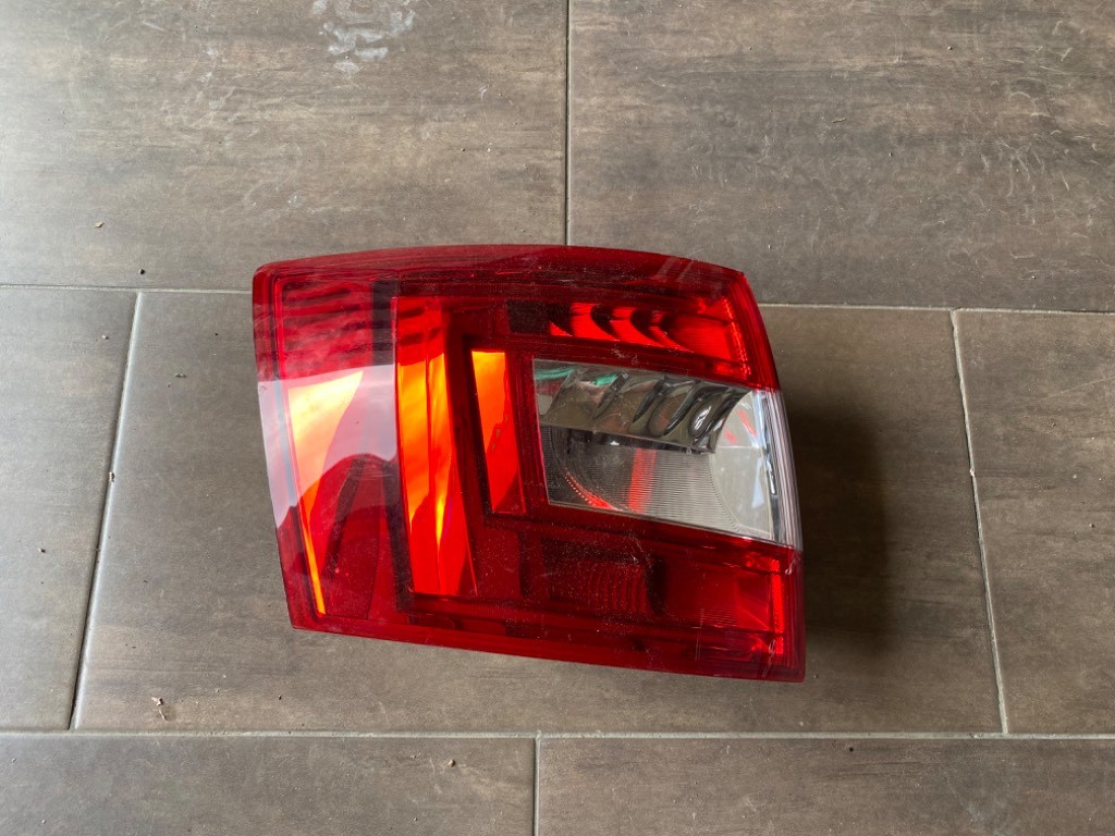 Zadné ľavé svetlo LED SKODA OCTAVIA III 3 5E COMBI