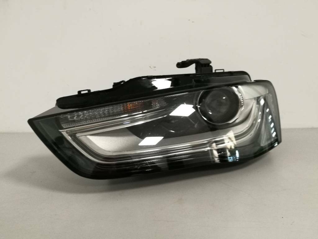Predné ľavé svetlo BI XENON LED AUDI A4 B8 8K LIFT