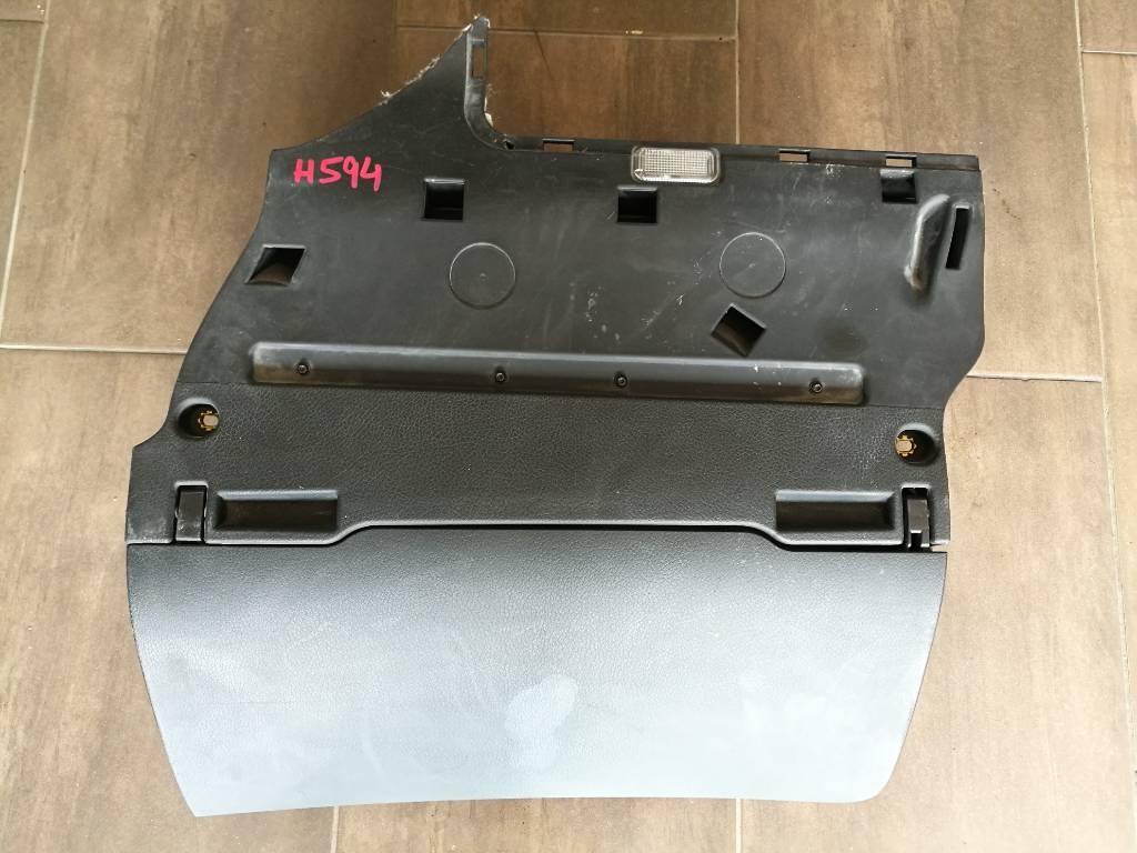 Kaslík odkladací priestor priehradka Audi A6 C6 4F