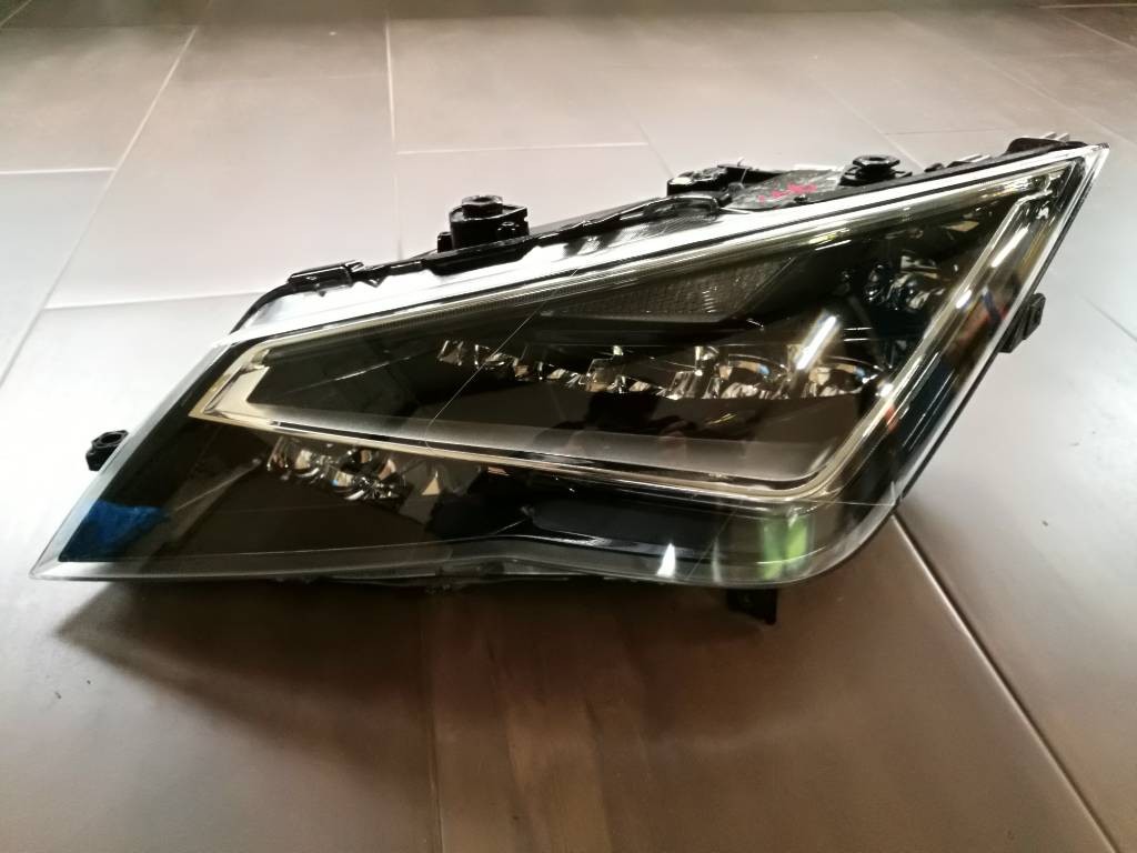 Ľavé predné svetlo Seat Leon III 3 FULL LED SM 5F1