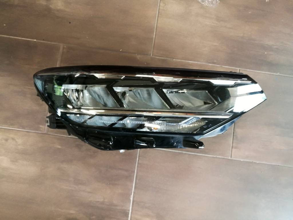 Pravé predné svetlo VW Volkswagen Passat B8 LIFT