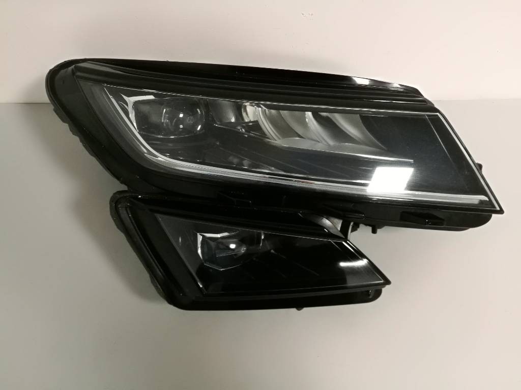Pravé predné svetlo Škoda Kodiaq 566