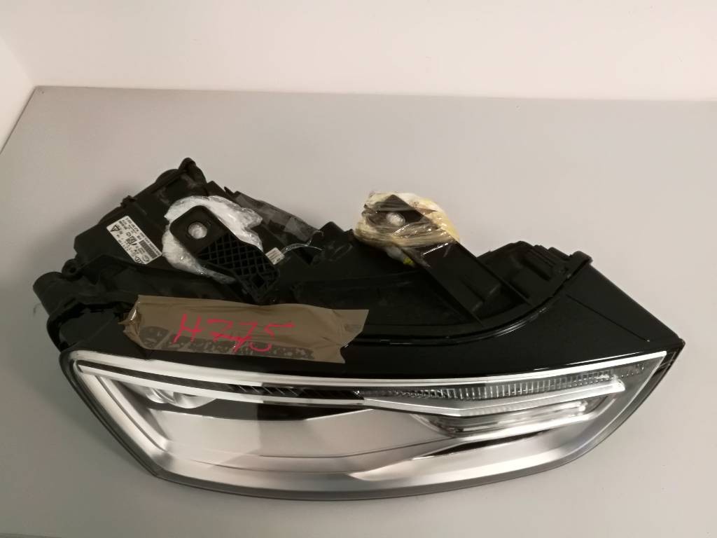 Pravé predné svetlo Audi Q3 LIFT XENON 8U0