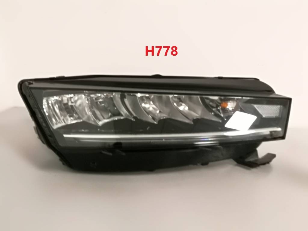 Pravé predné svetlo Škoda Octavia IV 4  FULL LED