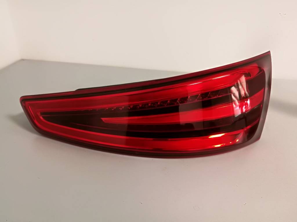 Pravé zadné svetlo Audi Q3 LED 8U0