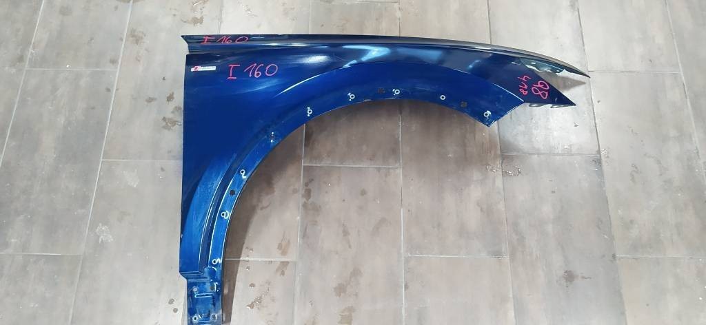 Pravý predný blatník Audi Q8 4M8