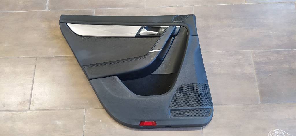 Ľavý zadný tapacír dverí VW Passat B7 3AA Combi