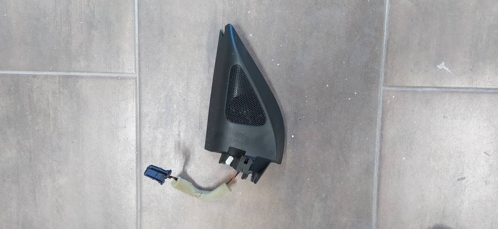 Ľavý predný reproduktor dverí VW Passat B7 3AA