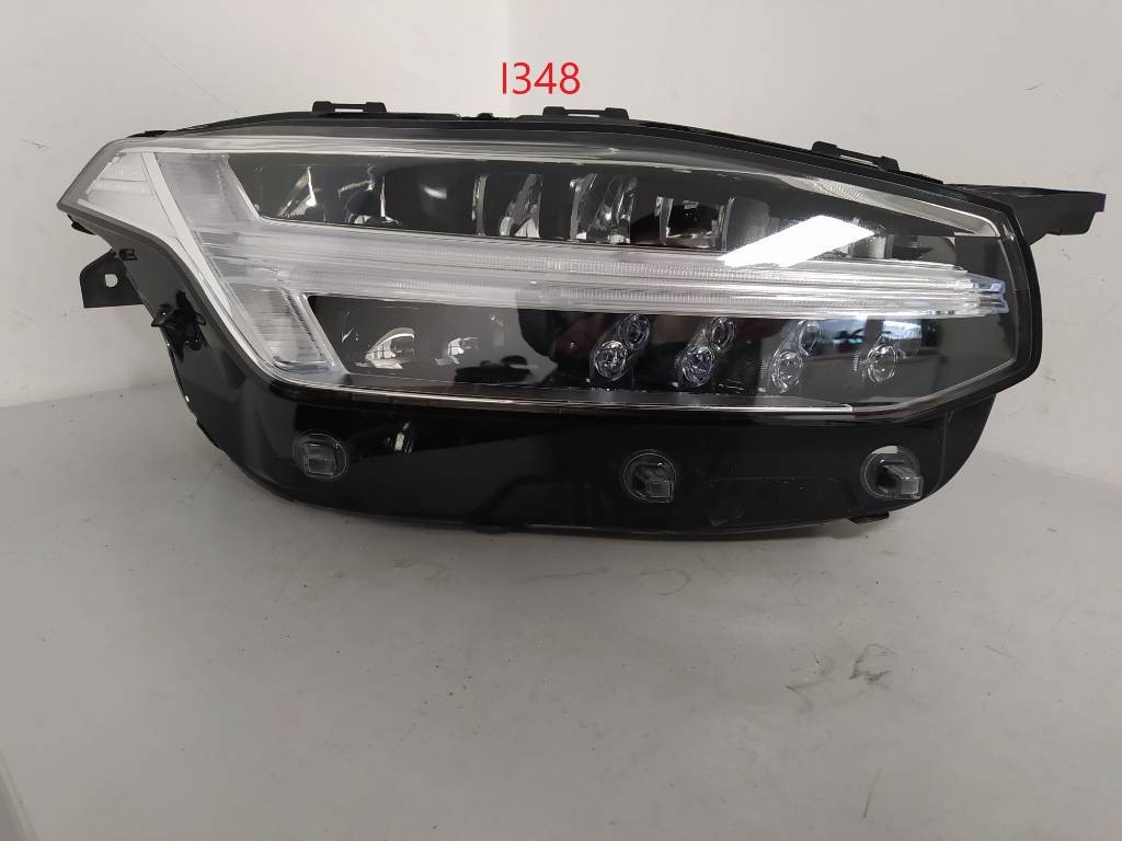 Pravé predné svetlo Volvo XC90 FULL LED
