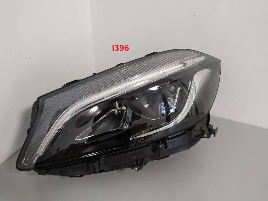 Pravé predné svetlo MERCEDES A KLASA W176 LIFT LED