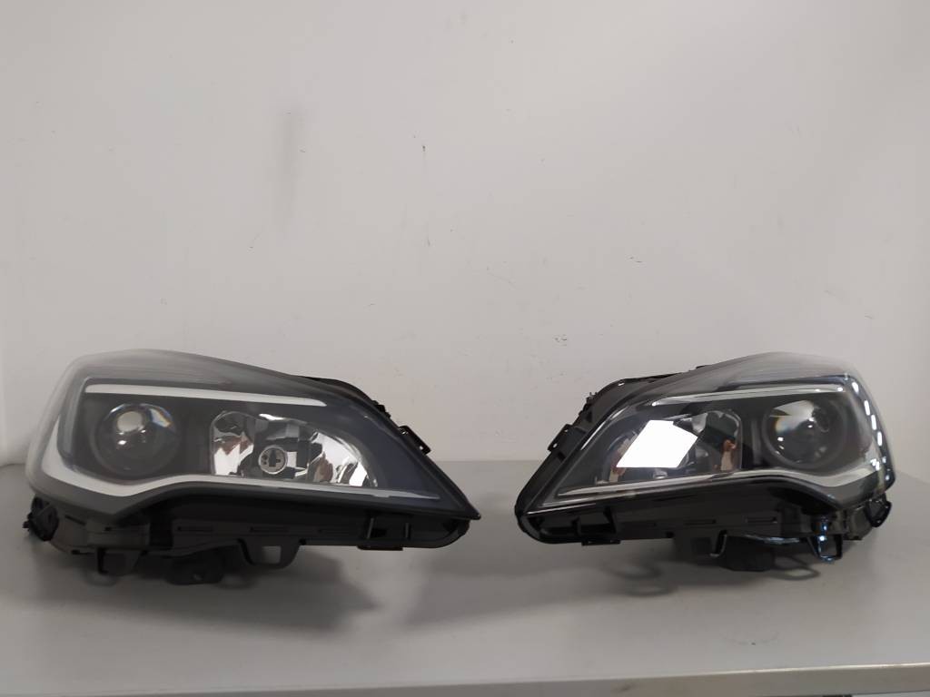 Ľavé predné svetlo OPEL ASTRA V K LED