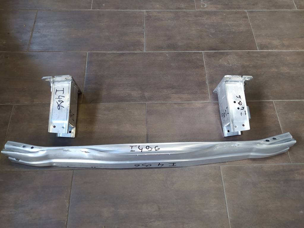 Výstuha predného nárazníka Audi A4 B8 8K