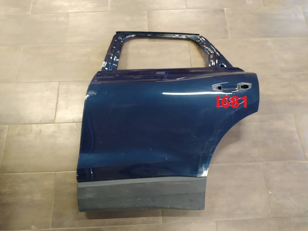 Ľavé zadné dvere Audi Q3 83A
