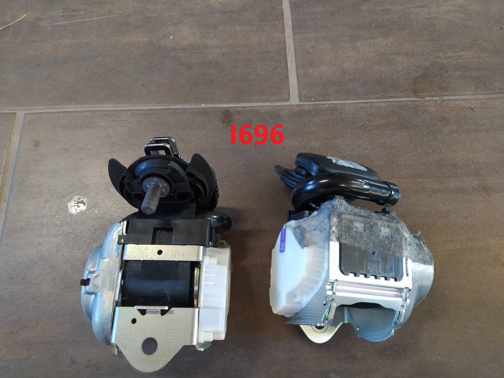 Bezpečnostné pásy Audi Q7 4M