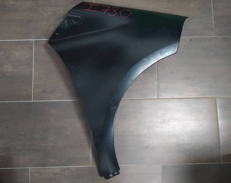 Pravý predný blatník Mercedes W169 A Class Klasa