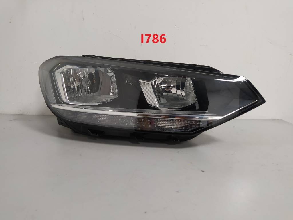 Pravé predné svetlo VW Volkswagen Touran 16- 5TB