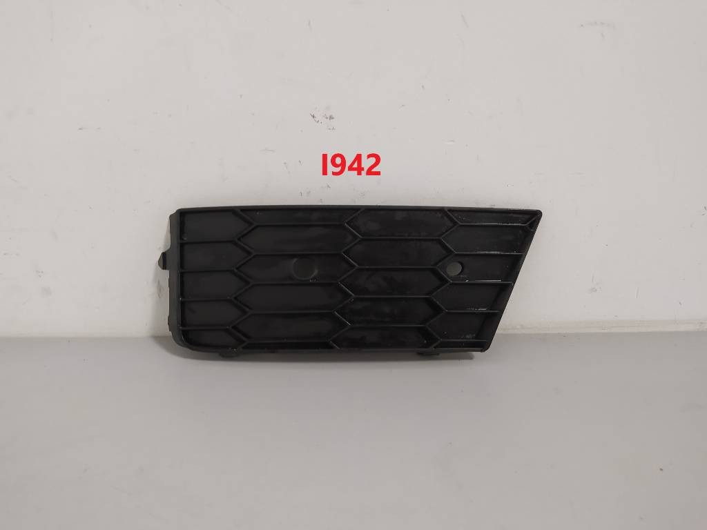 Pravá mriežka nárazníka Škoda Octavia III 3 5E