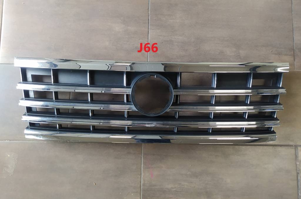 Maska mriežka VW VOLKSWAGEN TOUAREG 3 III 760