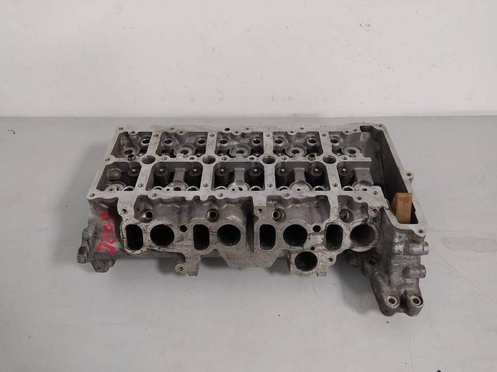 Hlava motora valcov BMW X3 E87 E90 320D 2.0D