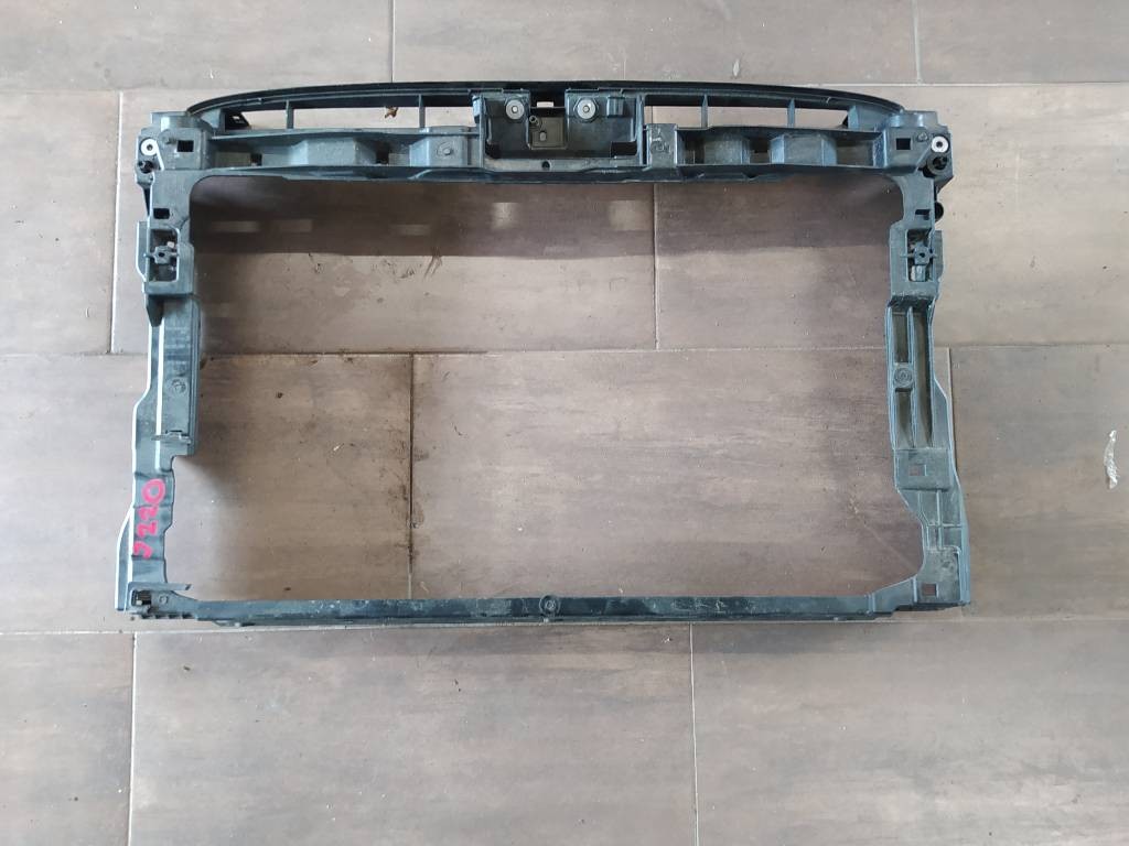 Držiak stena čelo sahra VW Volkswagen Passat B8 3G