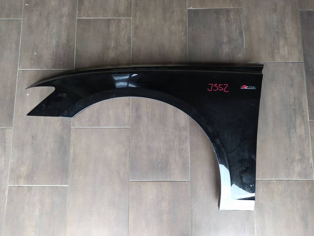 Ľavý predný blatník Audi A6 C8 4K